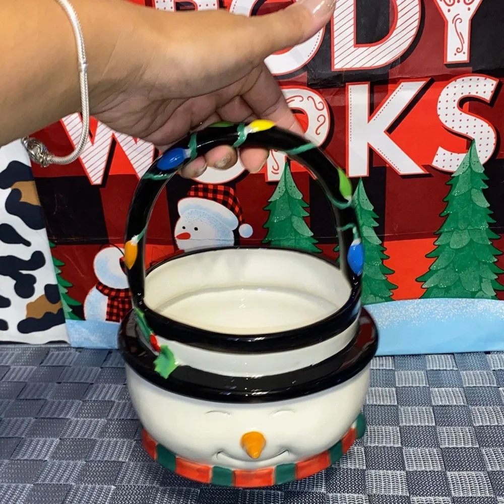 SUPER CUTE SNOWMAN CERAMIC BOWL WITH XMAS LIGHTS GOING ACROSS HANDLE